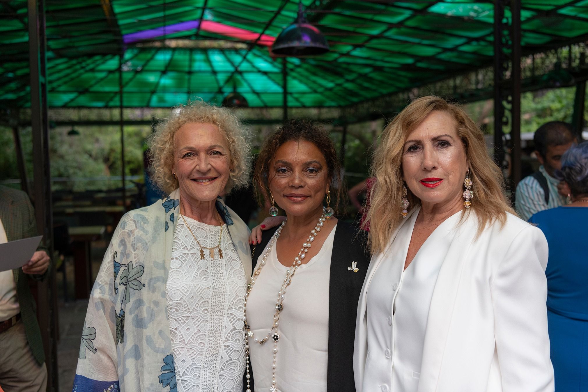 La directora de la Fundación Hermanos Martínez entre las asistentes al acto