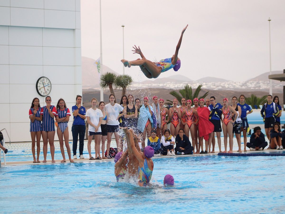 El CN Granollers en su actuación antes de proclamarse campeonas de España