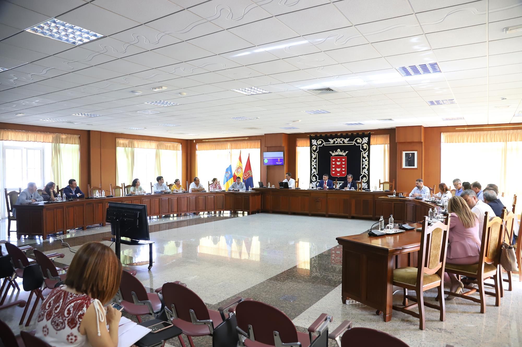 El pleno del Cabildo de Lanzarote en una imagen de archivo