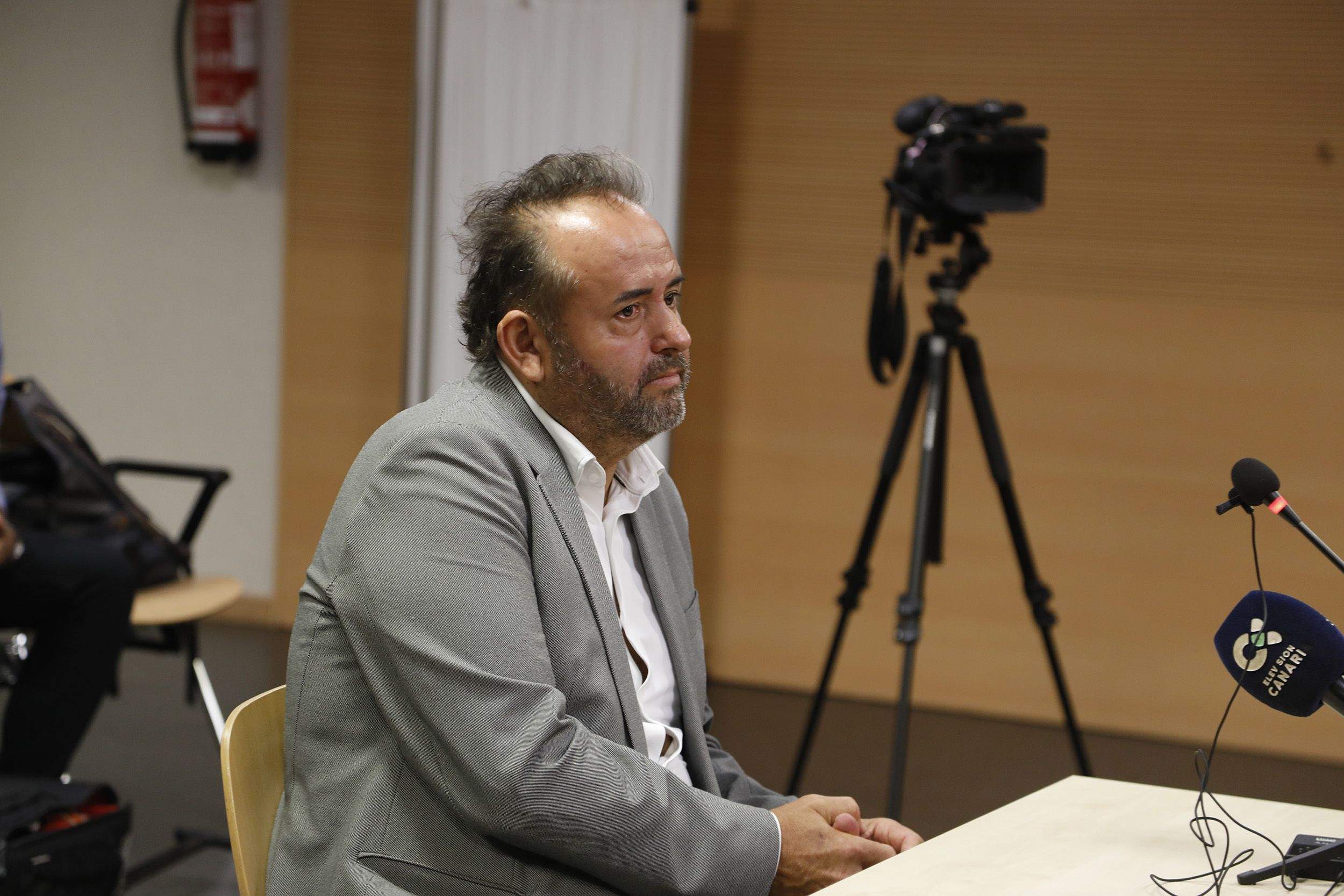 El empresario lanzaroteño Ángel Ramón Tejera, alias 'Mon', a la salida del Juzgado este miércoles. Foto: José Luis Carrasco.