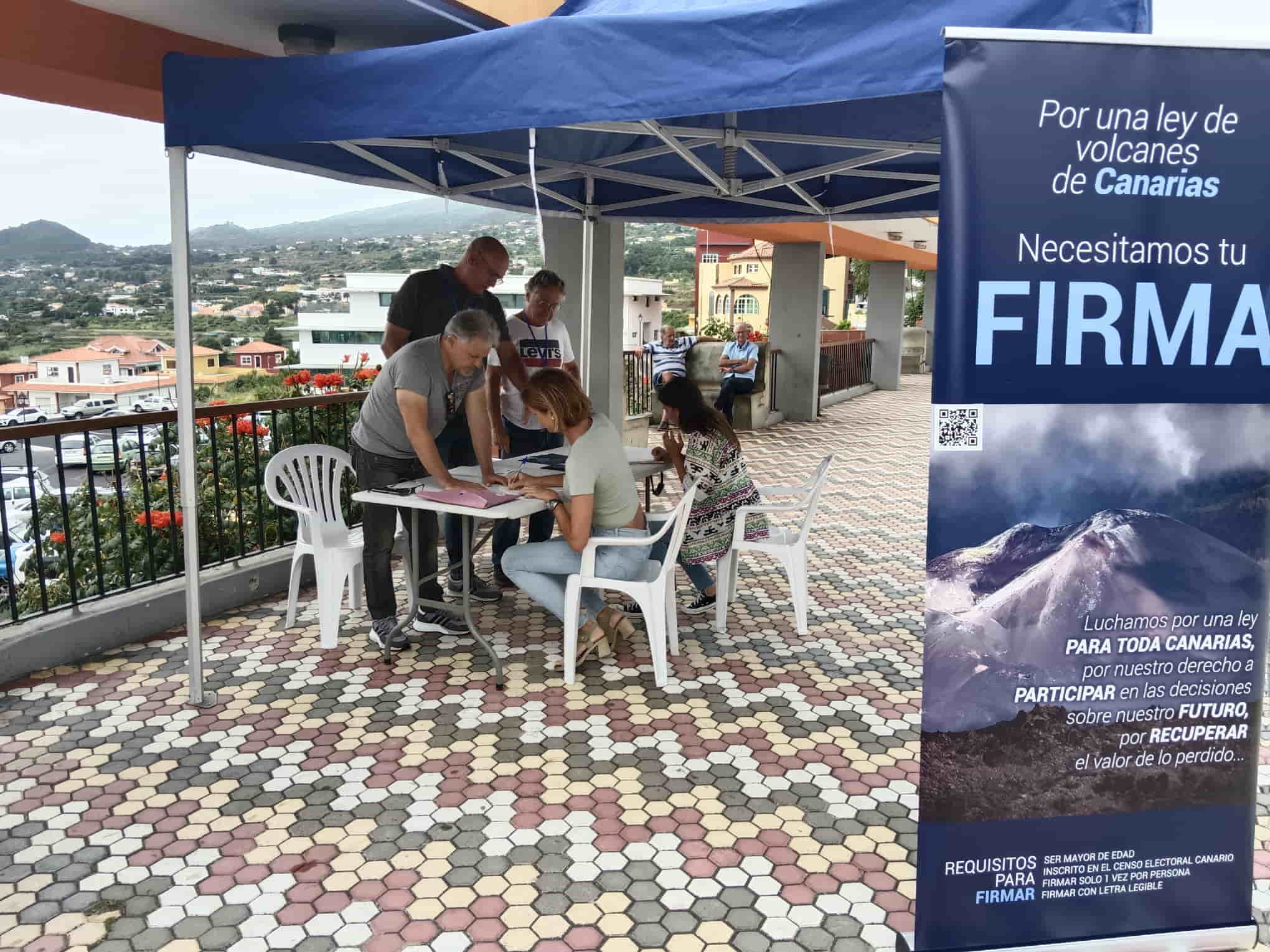 Recogida de firmas en Breña Alta