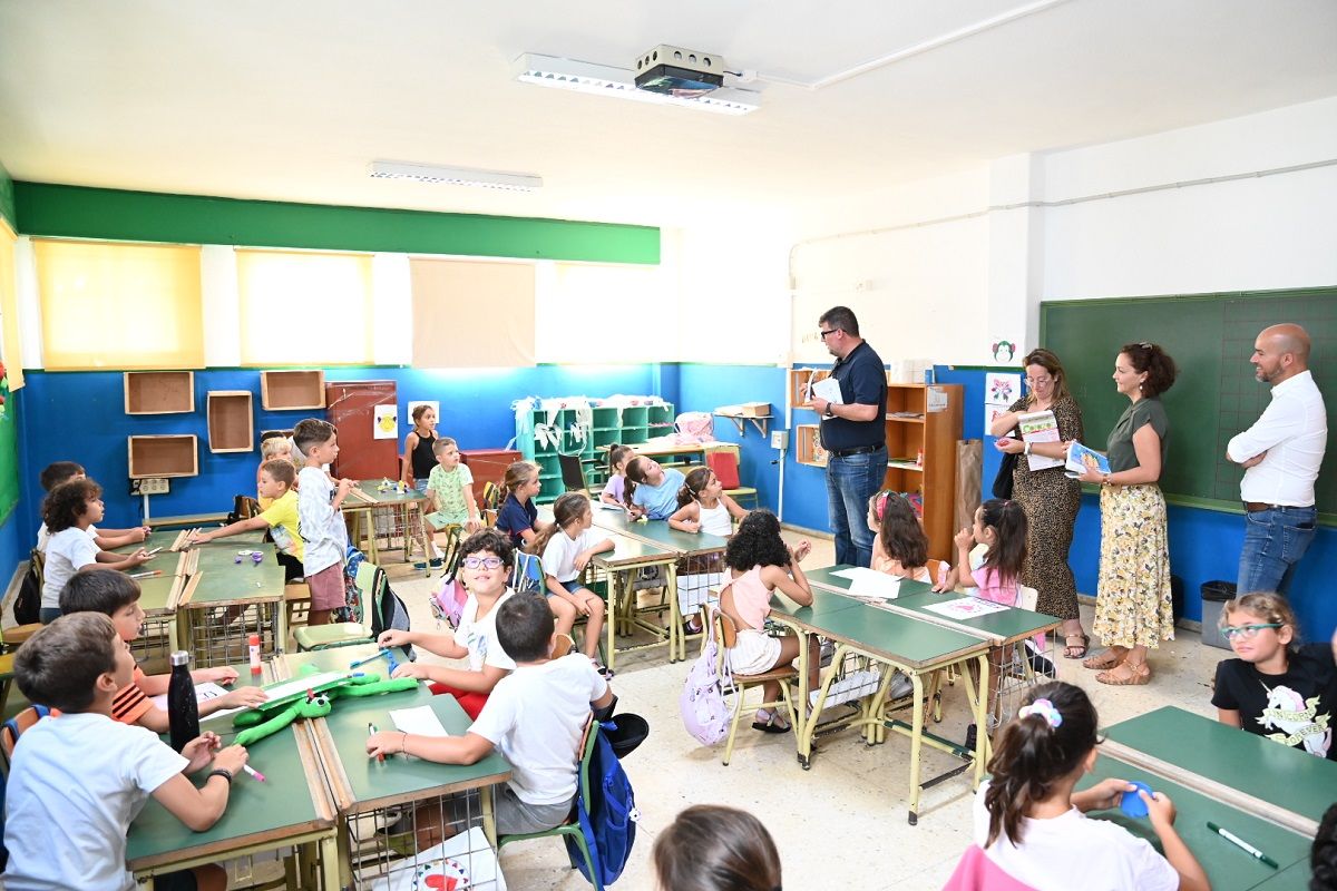 Isidro Pérez en las escuelas de verano en colegios de de San Bartolomé y Playa Honda
