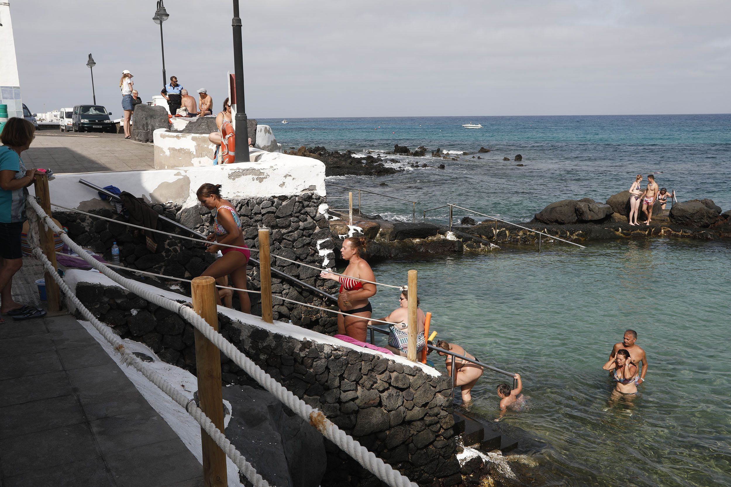 People enjoy Punta Mujeres on a hot summer day. Photo: José Luis Carrasco.