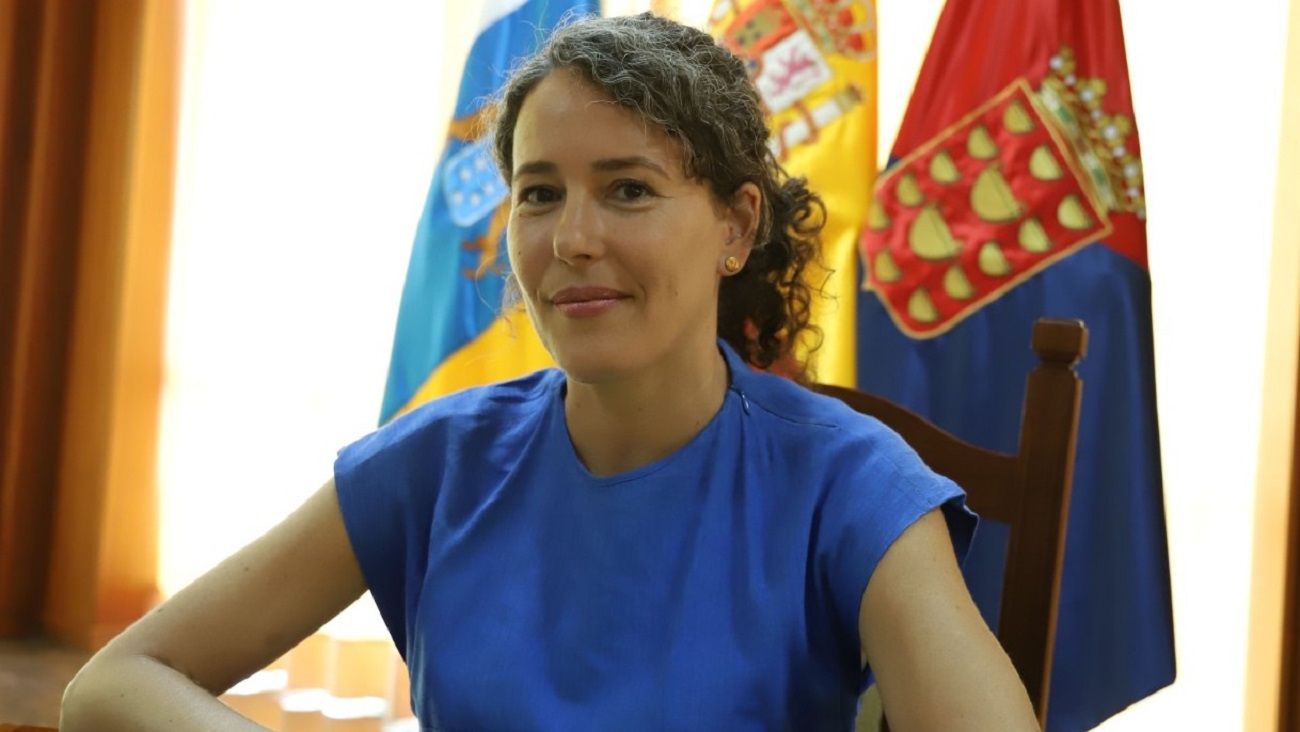 La portavoz socialista en el Cabildo de Lanzarote, Ariagona González, en el Pleno del Cabildo