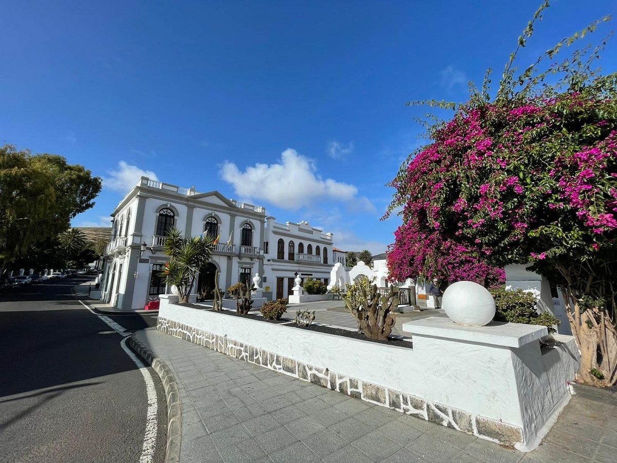 Fachada del Ayuntamiento de Haría