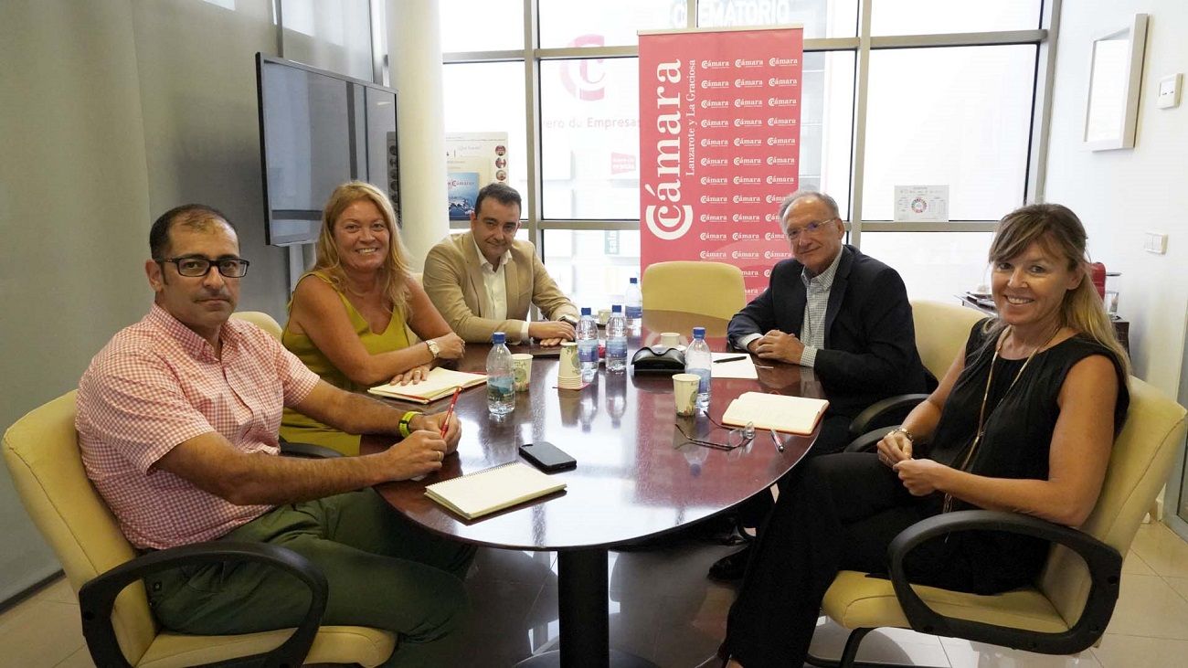 Reunión de Manuel Fajardo Parea con la directiva de la Cámara de Comercio de Lanzarote