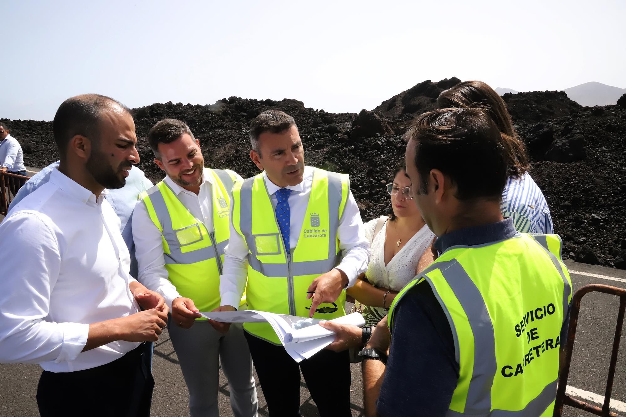 El Cabildo de Lanzarote visita el socavón de Los Hervideros