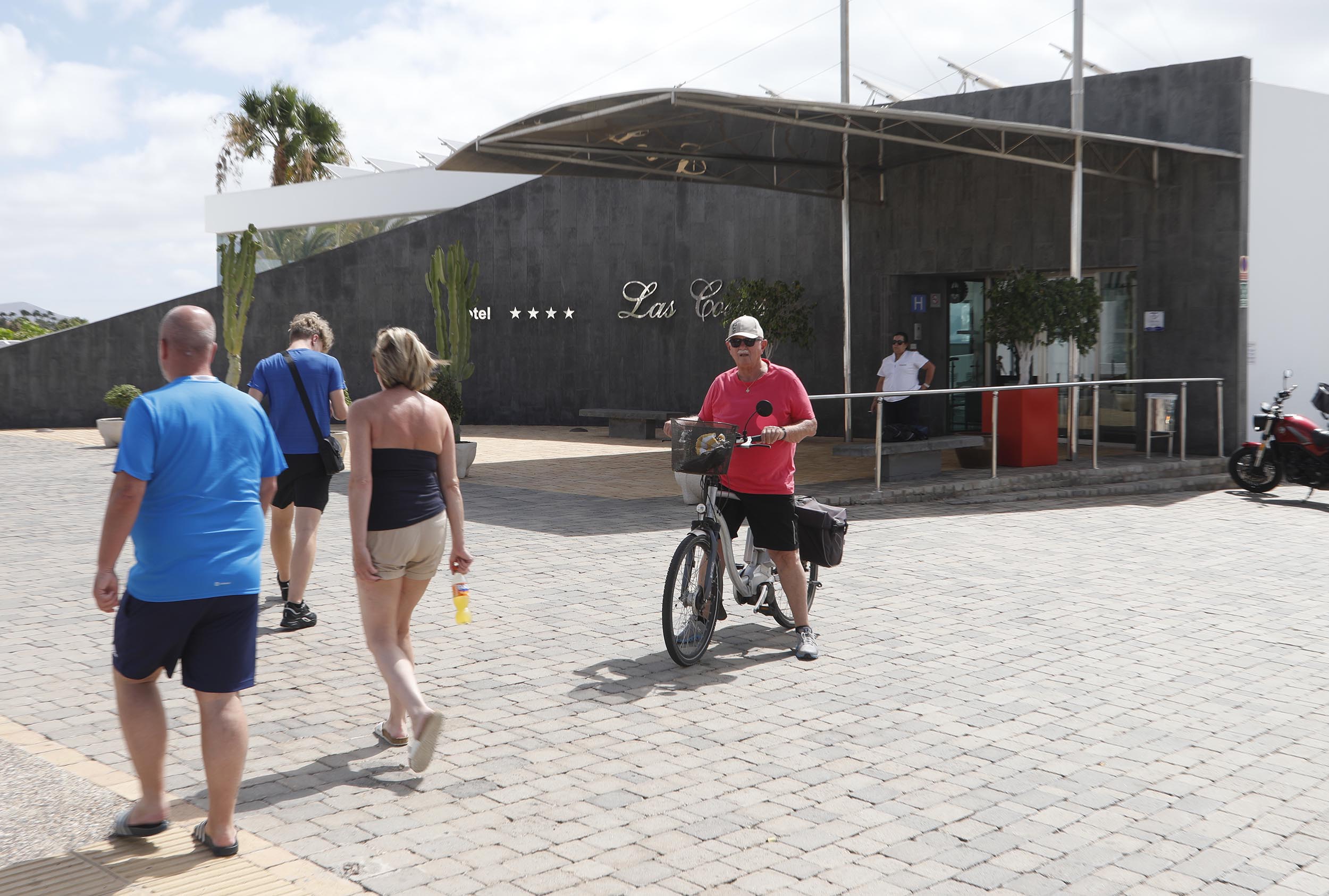 Turistas en hoteles de Lanzarote. Foto: José Luis Carrasco.