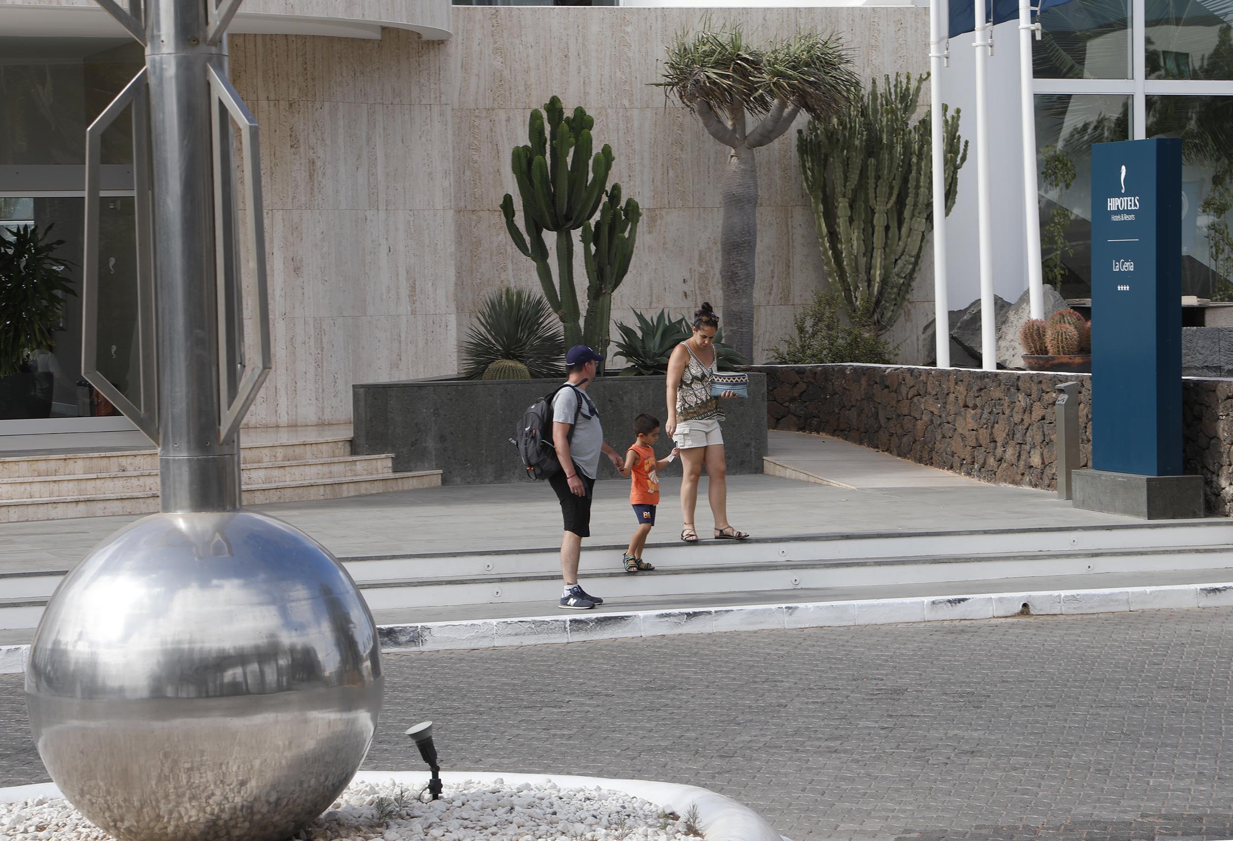 Tourists in hotels in Lanzarote. Photo: José Luis Carrasco.