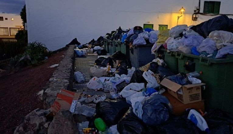 Garbage in Yaiza Garbage in Yaiza