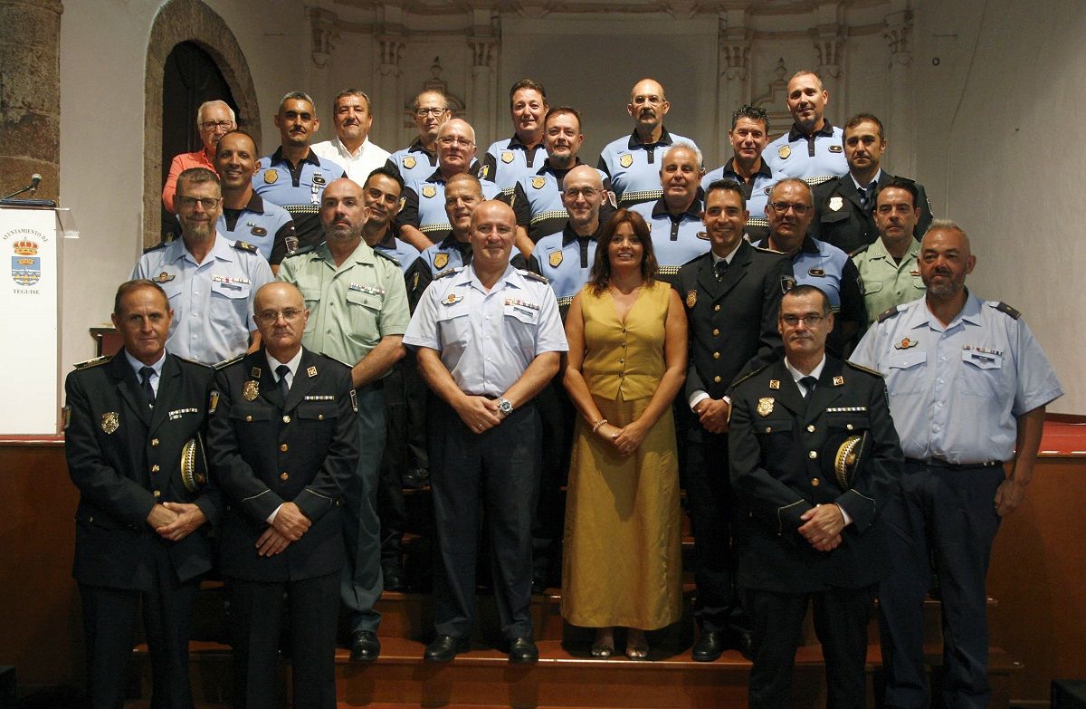 El cuerpo de Policía Local de Teguise en la entrega de medallas por su labor profesional (Foto: José Luis Carrasco)