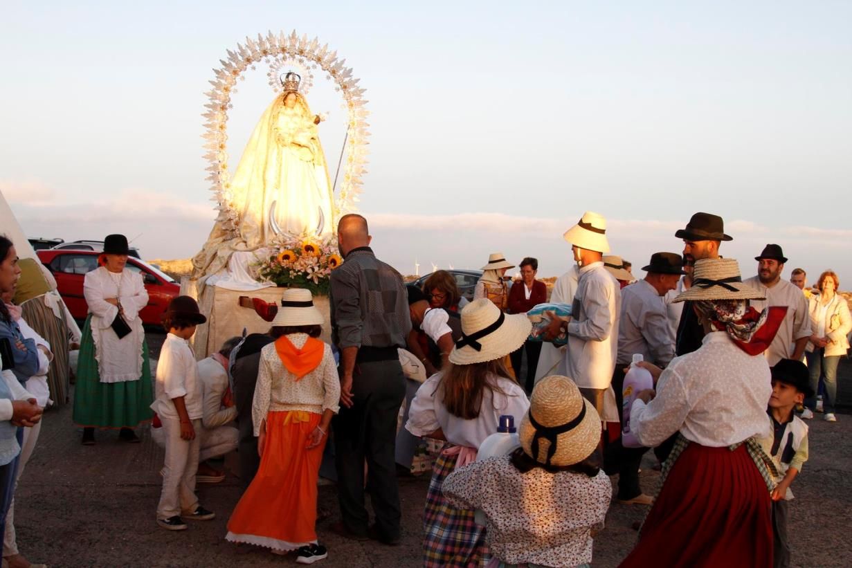 Ofrenda a la virgen de Las Nieves