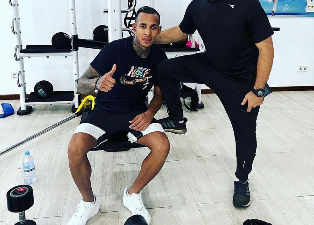 El futbolista colombiano Sebastián Villa