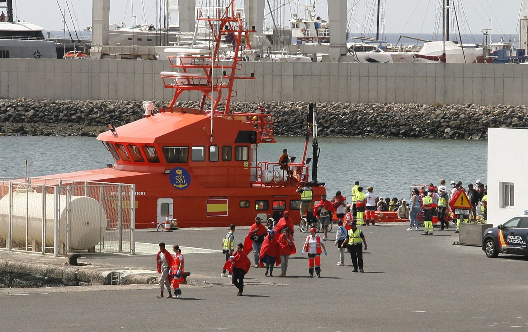 Llegada de la Salvamar al puerto de Arrecife este martes. Foto: José Luis Carrasco.