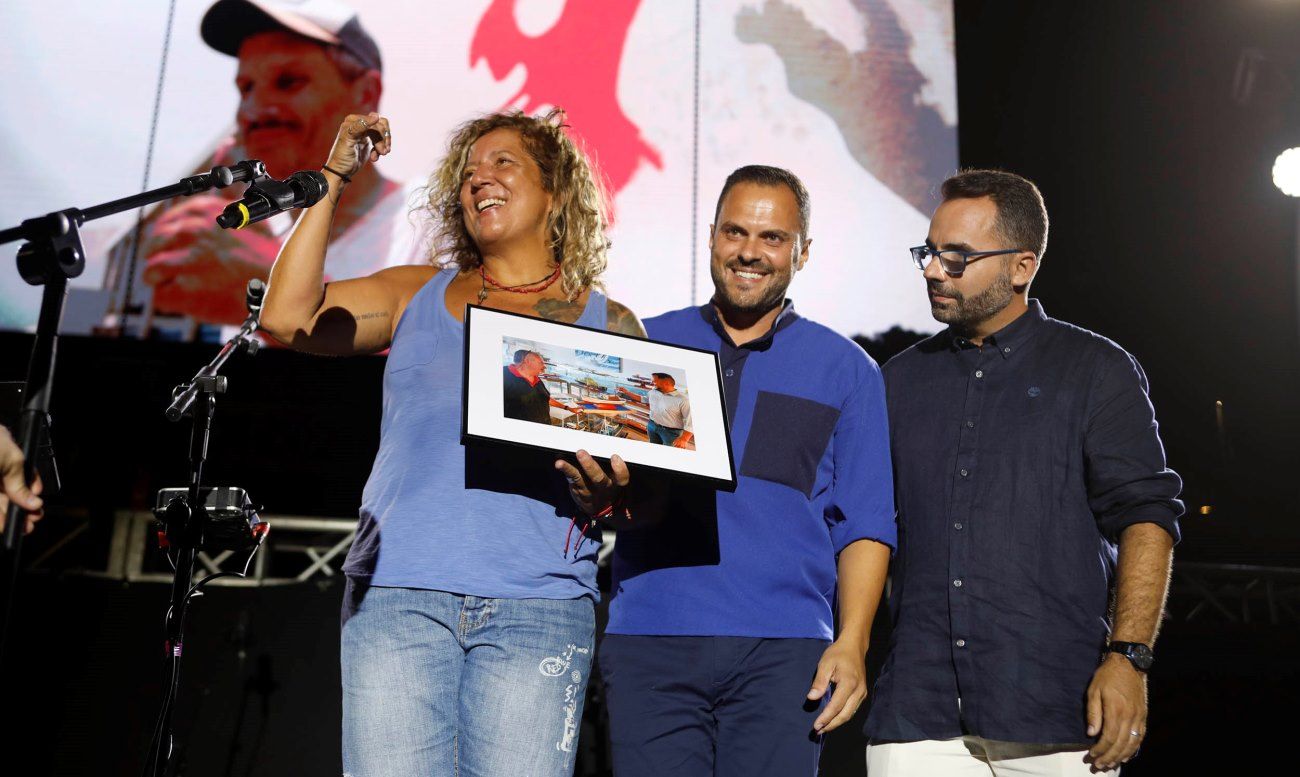 Rosana junto Yonathan de León y Echedey Eugenio