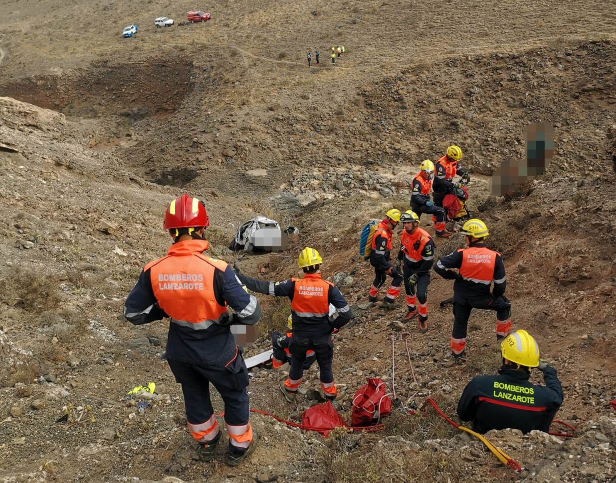 Hallado un cadáver dentro de un vehículo en el fondo de un barranco en Lanzarote