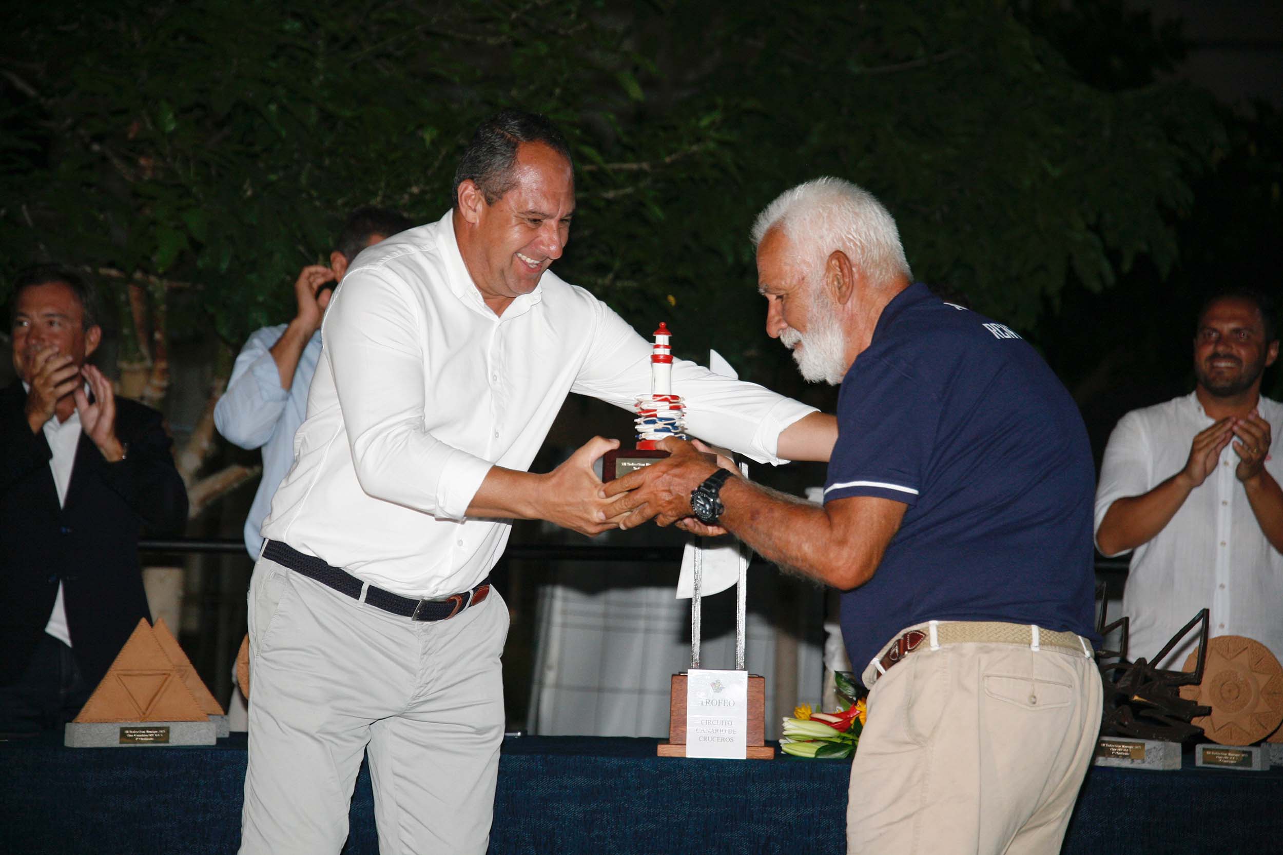 Entrega de premios en el XII Trofeo César Manrique – RCNA – Calero Marinas. Foto: José Luis Carrasco. Entrega de premios en el XII Trofeo César Manrique – RCNA – Calero Marinas. Foto: José Luis Carrasco.