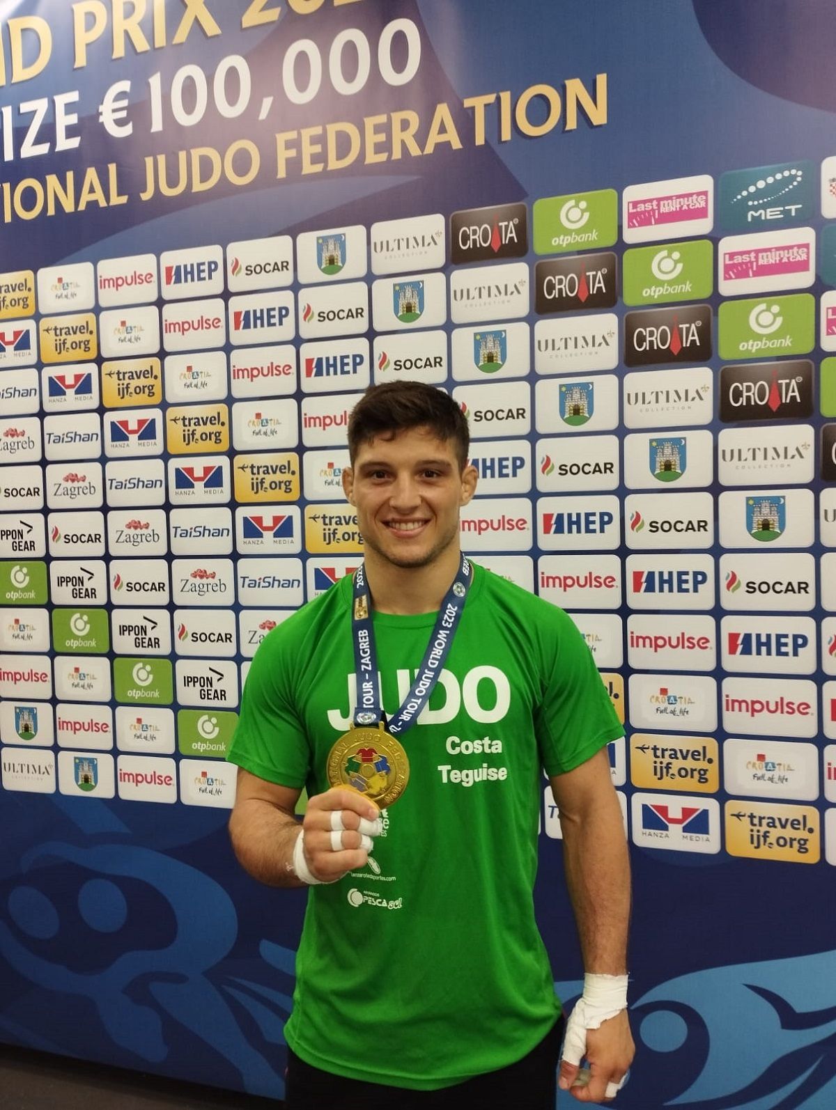 El lanzaroteño Jorge Cano con la medalla de oro en el Gran Prix de Zagreb en Croacia