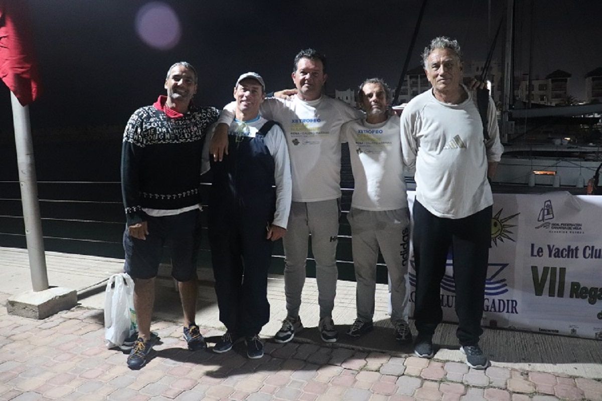 Los regatistas tras su llegada a la Marina Agadir el Salitre 