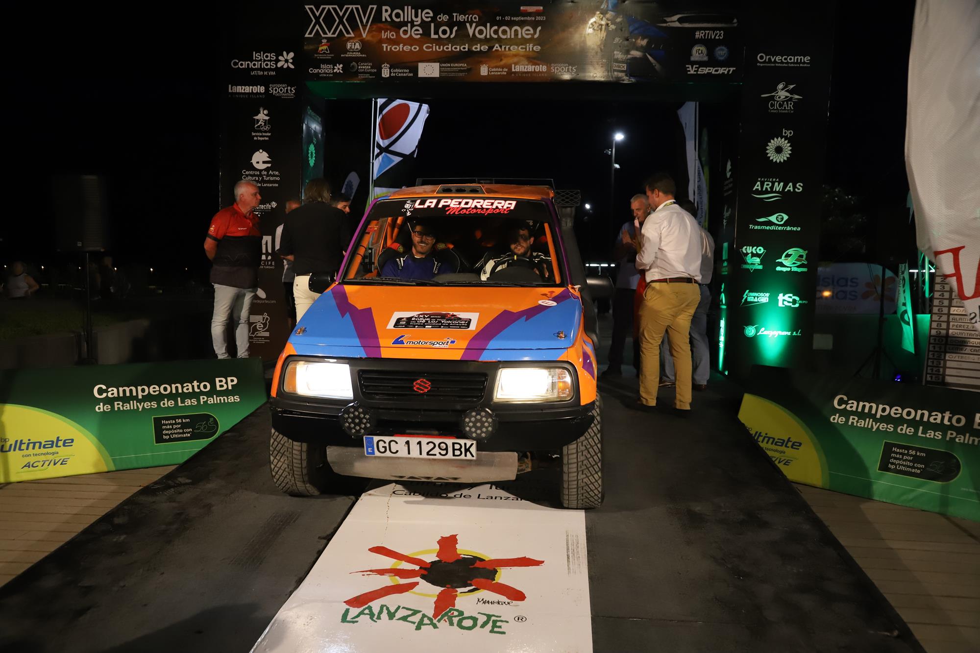 Ceremonia de salida XXV Rallye de Tierra Isla de Los Volcanes – Ciudad de Arrecife Ceremonia de salida XXV Rallye de Tierra Isla de Los Volcanes – Ciudad de Arrecife