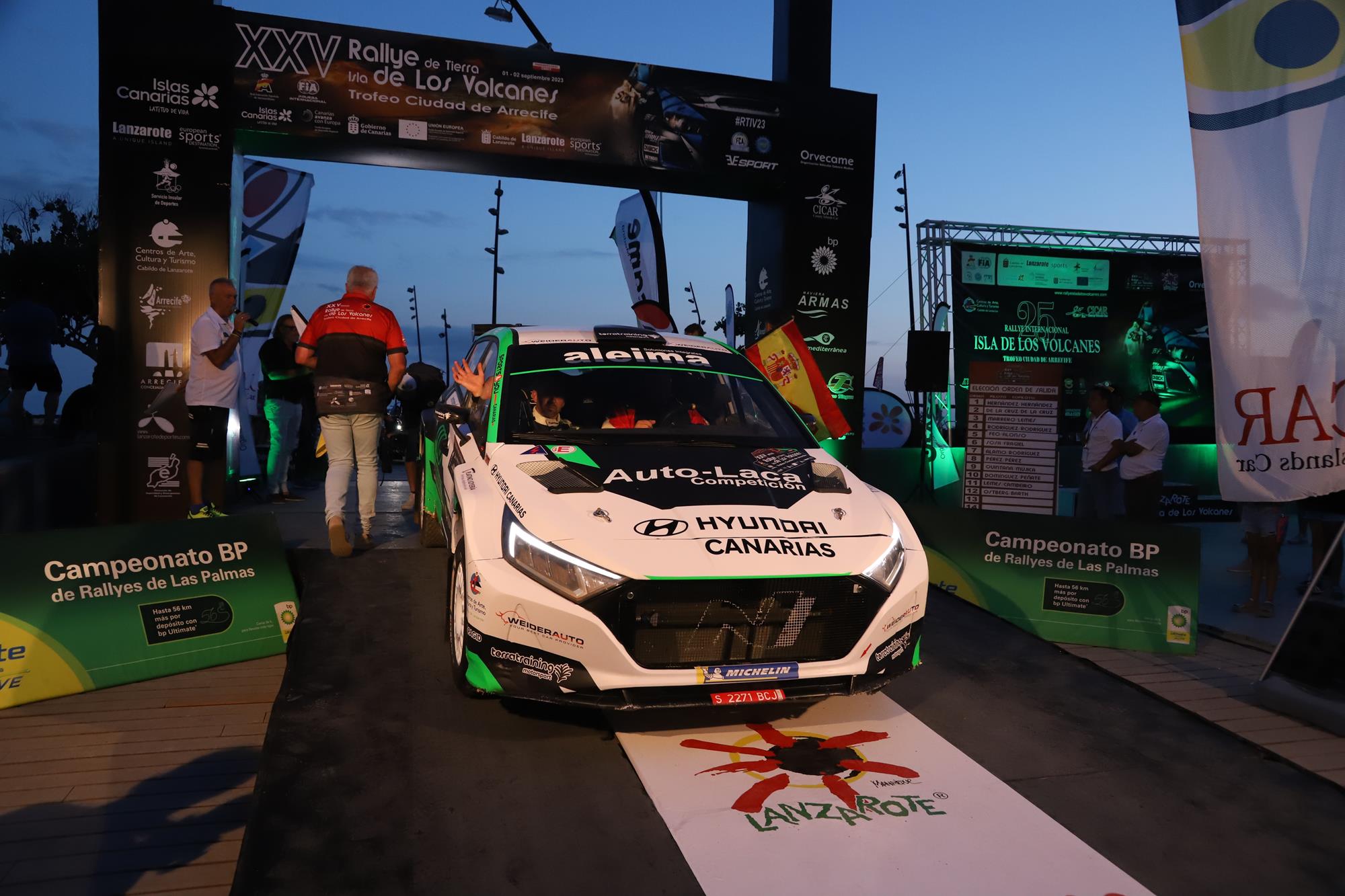 Ceremonia de salida XXV Rallye de Tierra Isla de Los Volcanes – Ciudad de Arrecife Ceremonia de salida XXV Rallye de Tierra Isla de Los Volcanes – Ciudad de Arrecife
