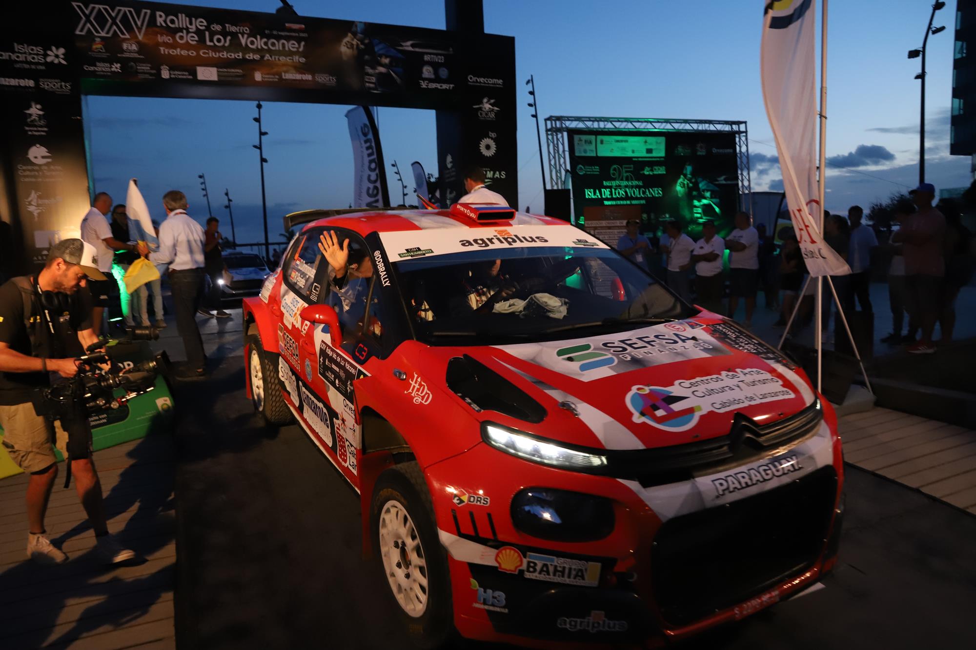 Ceremonia de salida XXV Rallye de Tierra Isla de Los Volcanes – Ciudad de Arrecife Ceremonia de salida XXV Rallye de Tierra Isla de Los Volcanes – Ciudad de Arrecife
