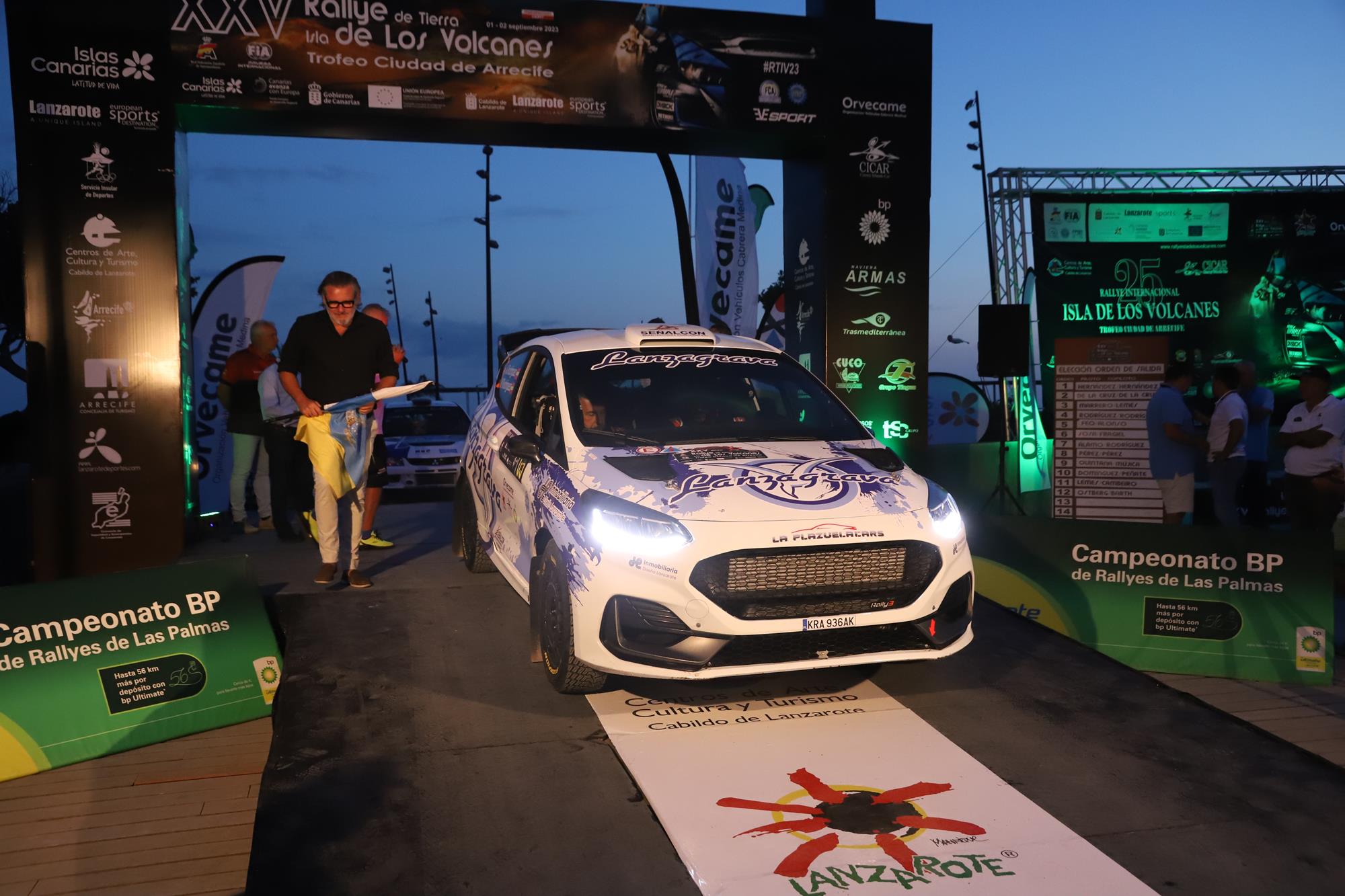 Ceremonia de salida XXV Rallye de Tierra Isla de Los Volcanes – Ciudad de Arrecife Ceremonia de salida XXV Rallye de Tierra Isla de Los Volcanes – Ciudad de Arrecife