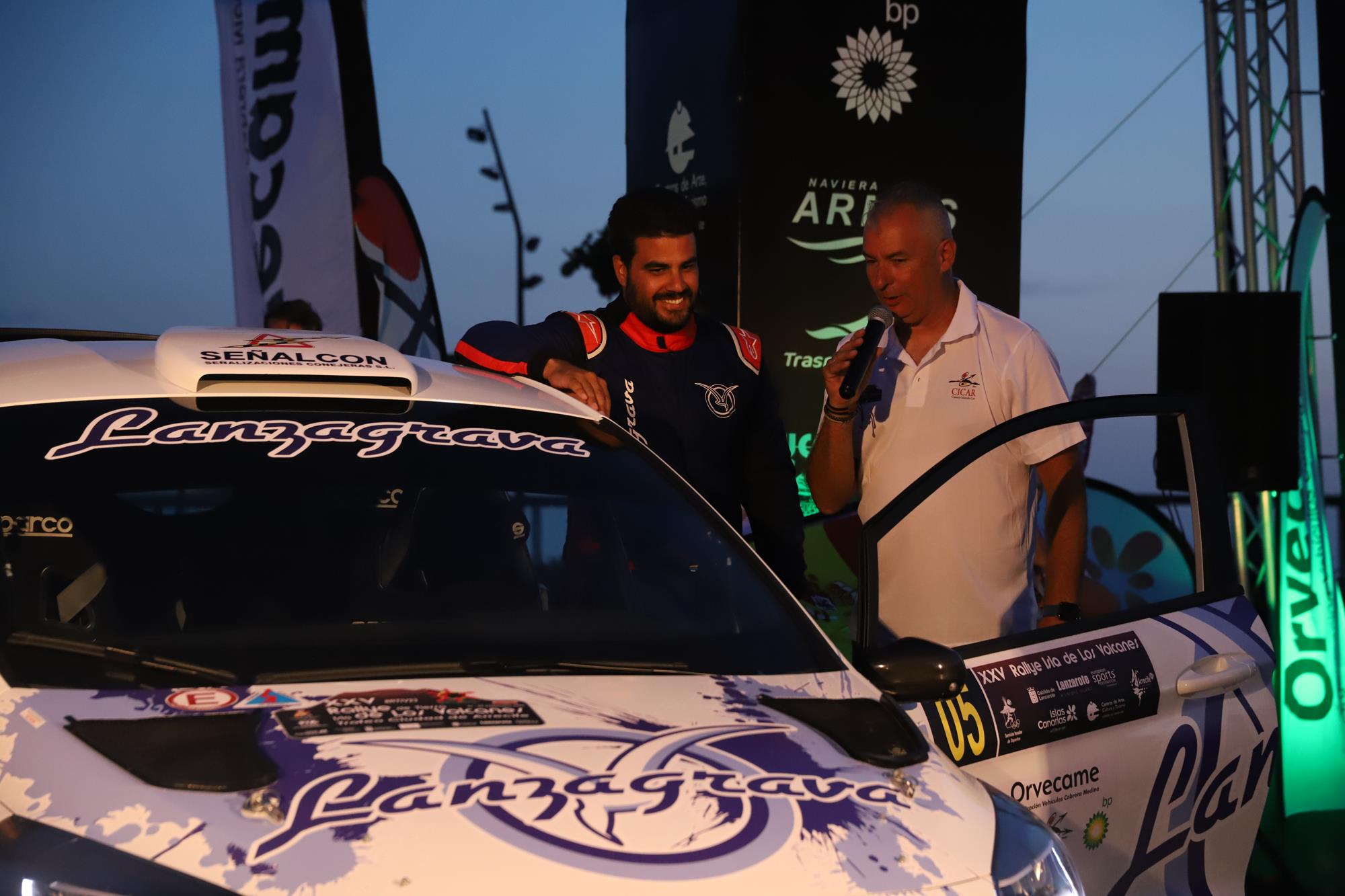 Ceremonia de salida XXV Rallye de Tierra Isla de Los Volcanes – Ciudad de Arrecife Ceremonia de salida XXV Rallye de Tierra Isla de Los Volcanes – Ciudad de Arrecife