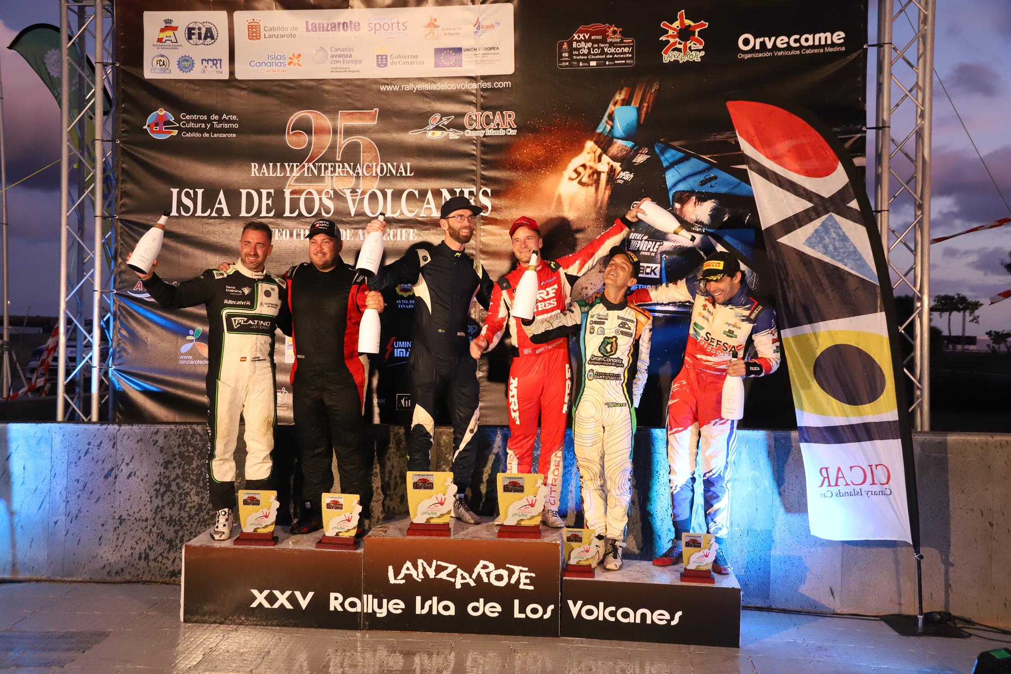 Entrega de trofeos del XXV Rallye Tierra isla de los Volcanes Entrega de trofeos del XXV Rallye Tierra isla de los Volcanes