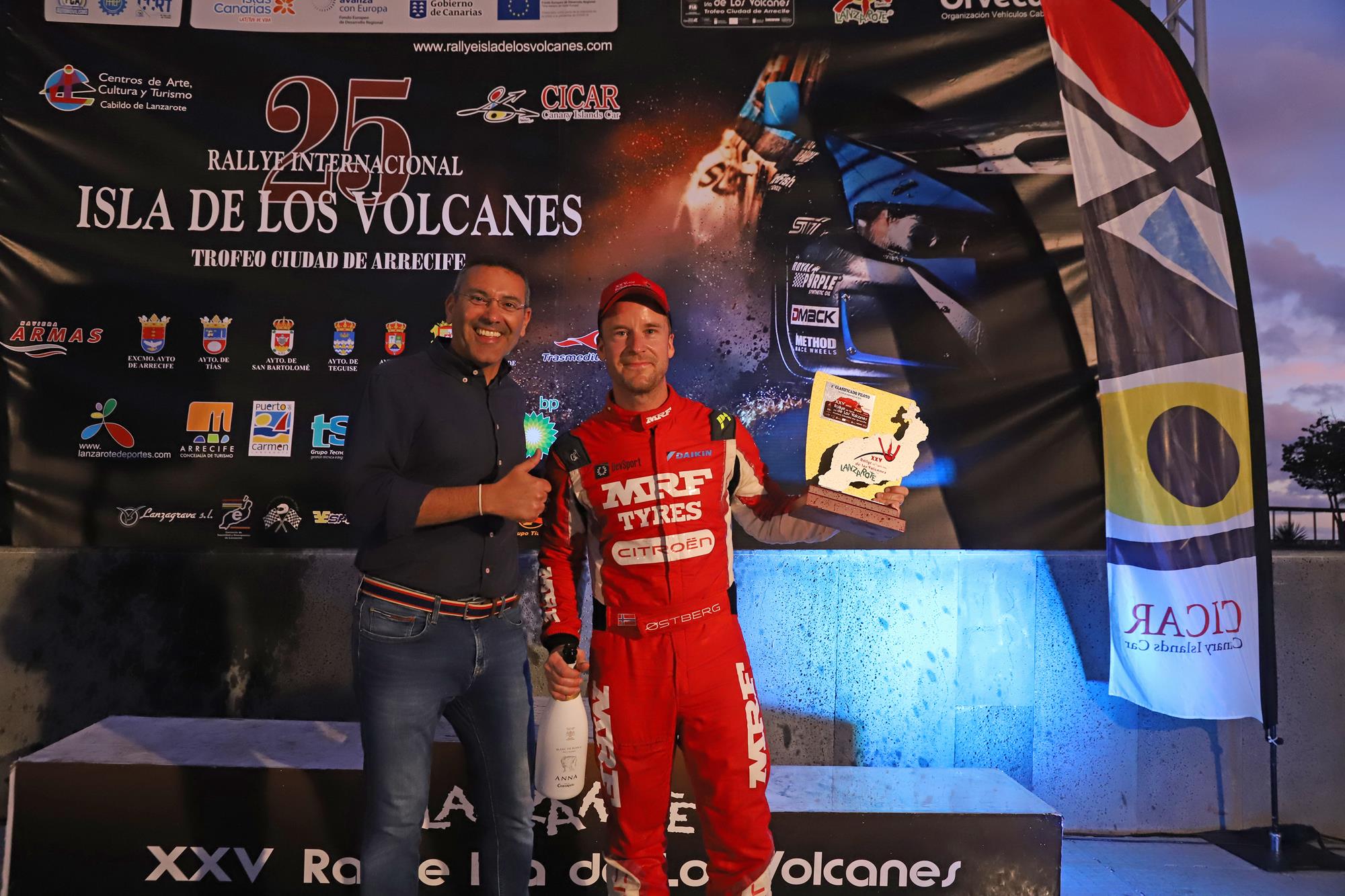 Entrega de trofeos del XXV Rallye Tierra isla de los Volcanes Entrega de trofeos del XXV Rallye Tierra isla de los Volcanes