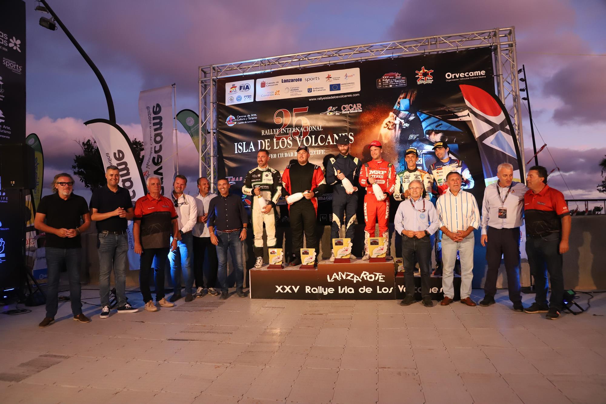 Entrega de trofeos del XXV Rallye Tierra isla de los Volcanes Entrega de trofeos del XXV Rallye Tierra isla de los Volcanes