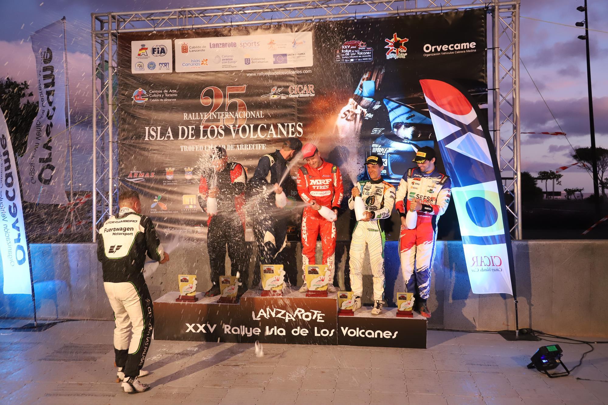 Entrega de trofeos del XXV Rallye Tierra isla de los Volcanes Entrega de trofeos del XXV Rallye Tierra isla de los Volcanes