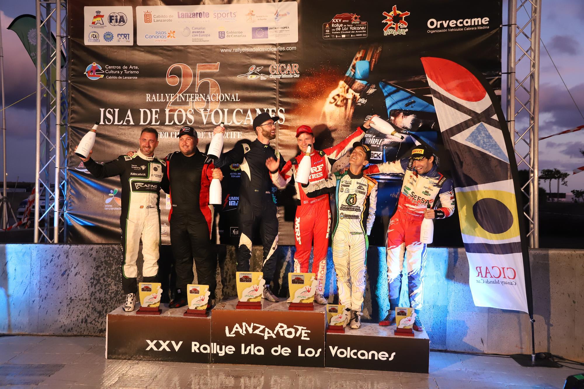 Entrega de trofeos del XXV Rallye Tierra isla de los Volcanes Entrega de trofeos del XXV Rallye Tierra isla de los Volcanes