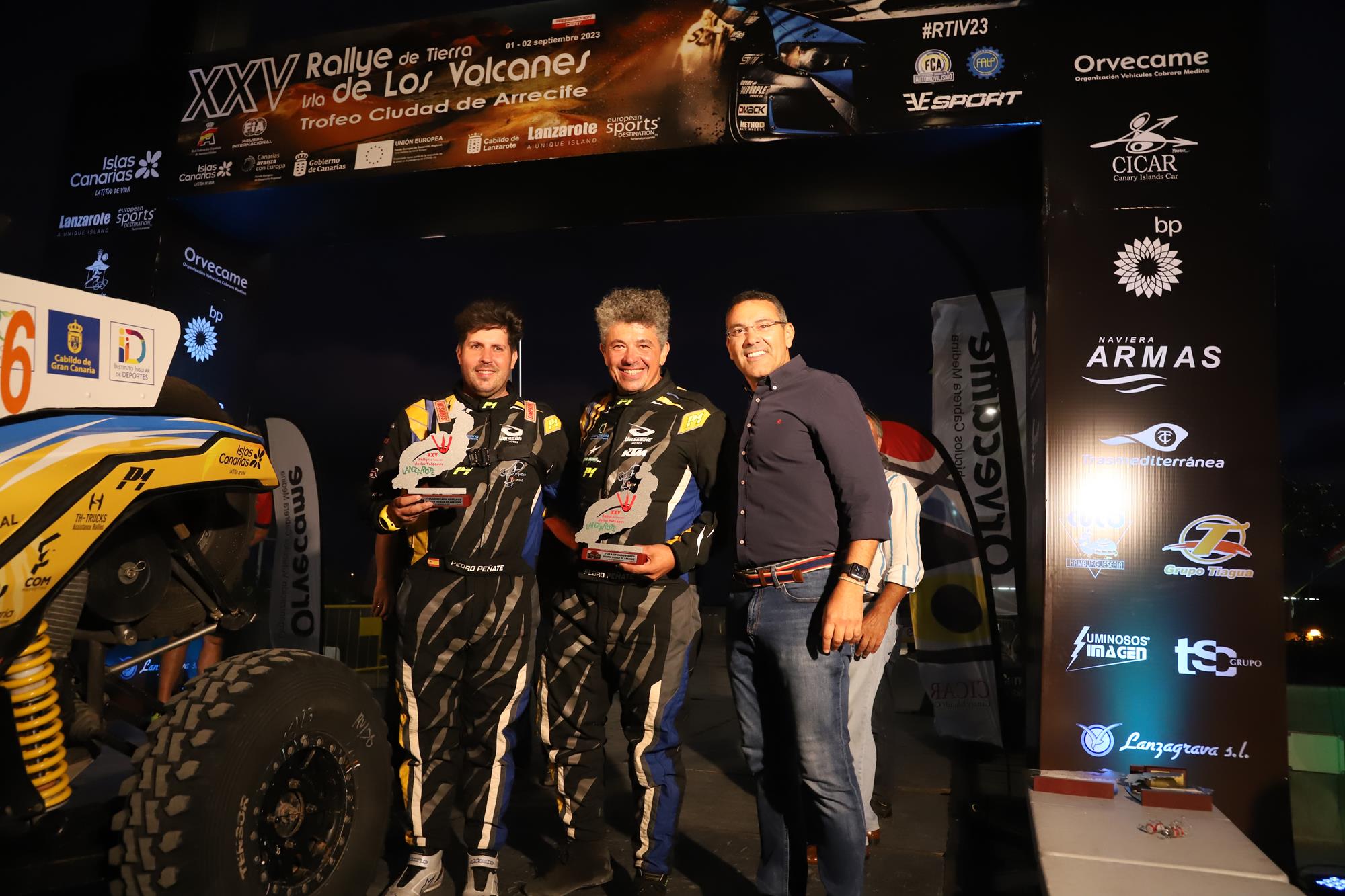 Entrega de trofeos del XXV Rallye Tierra isla de los Volcanes Entrega de trofeos del XXV Rallye Tierra isla de los Volcanes