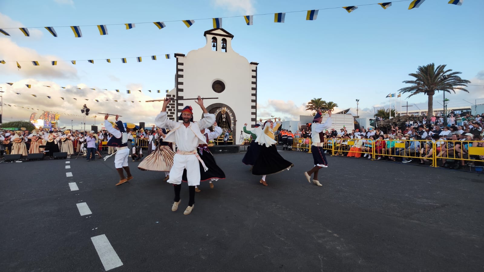 Ofrenda floral a la Virgen de Los Dolores, 2023