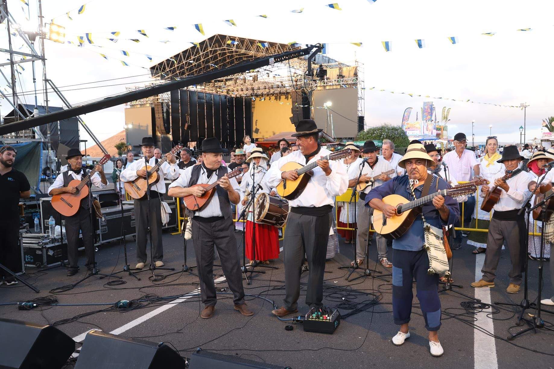 Ofrenda floral a la Virgen de Los Dolores, 2023