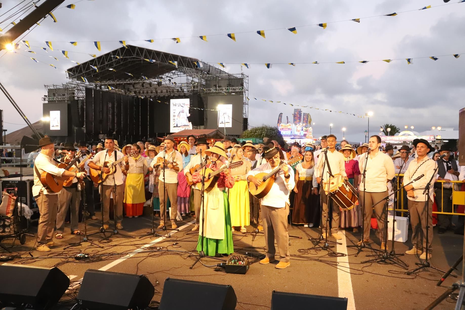 Ofrenda floral a la Virgen de Los Dolores, 2023