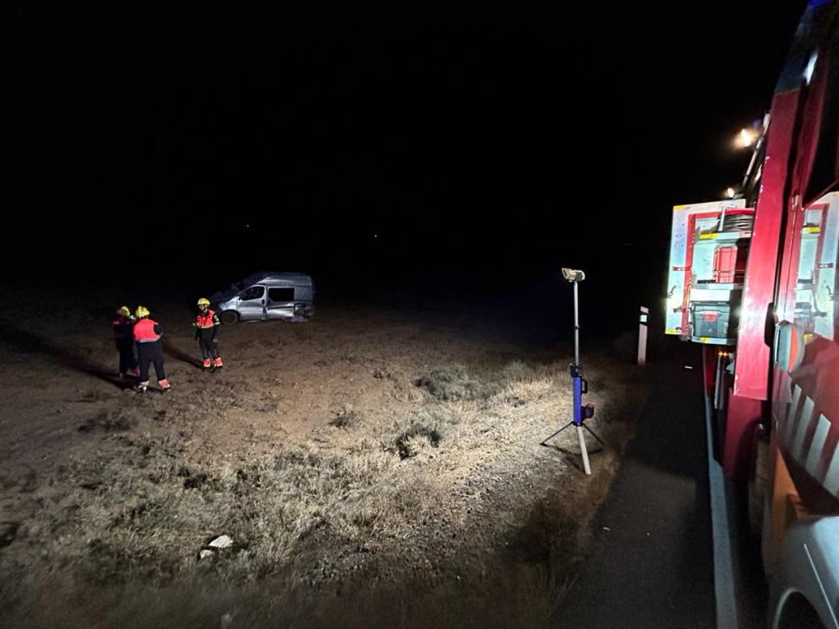 Vuelco de un furgón en la carretera hacia Famara