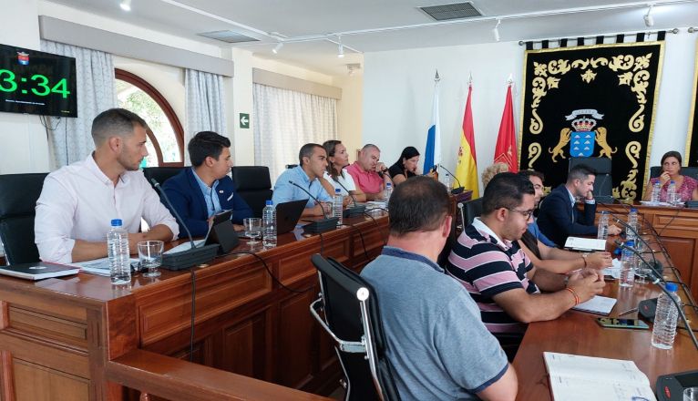 Momento de la intervención de José Montelongo en su despedida de la Corporación Municipal de Arrecife