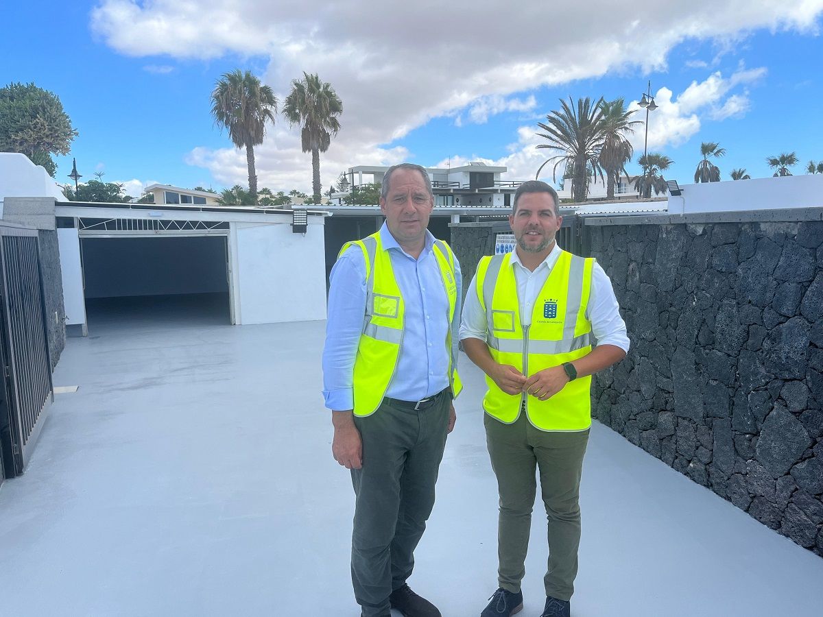 El vicepresidente, Jacobo Medina, junto al consejero de Deportes, Juan Monzón 