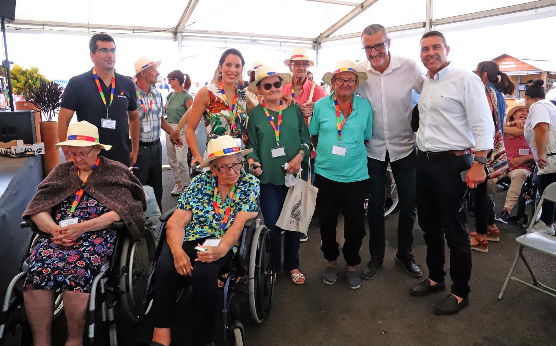 Visita de mayores dependientes en la Feria de Artesanía de Lanzarote. Foto: Cabildo de Lanzarote.