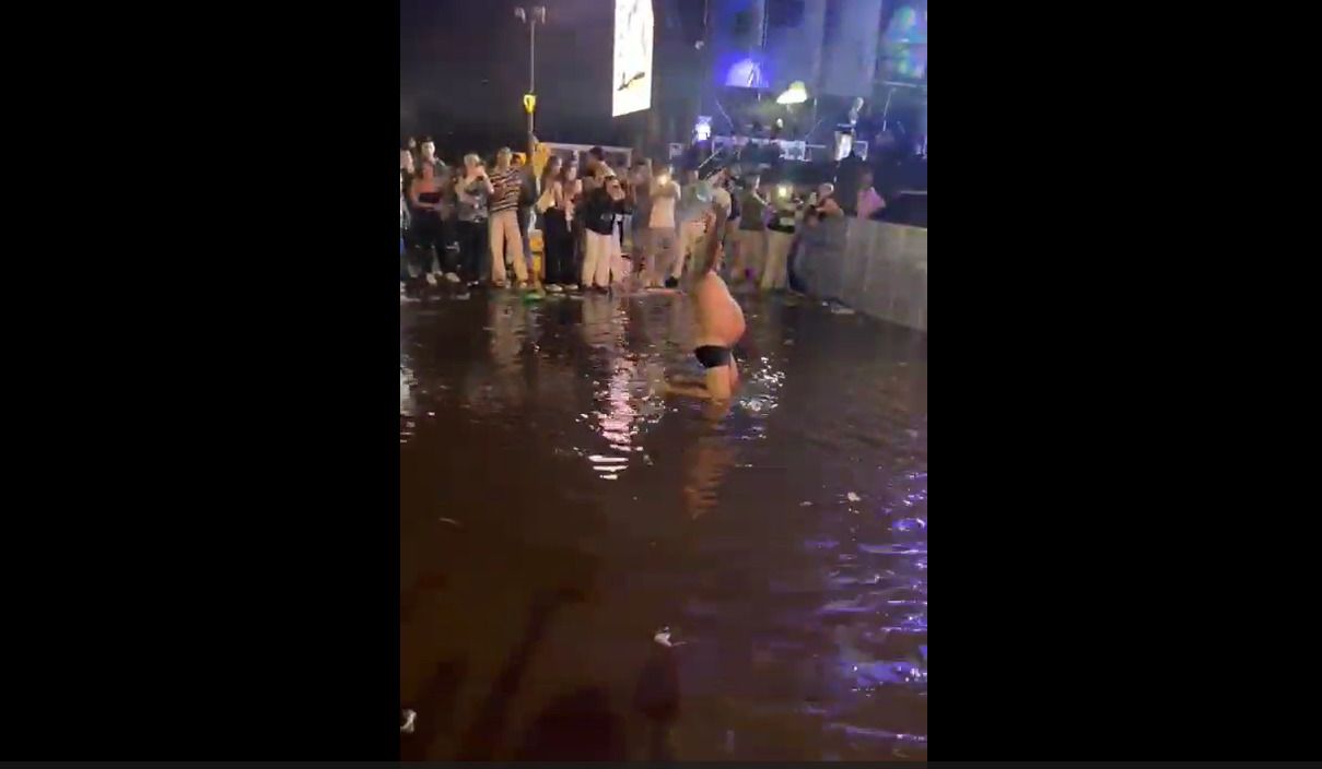 Bailando bajo la lluvia en Los Dolores