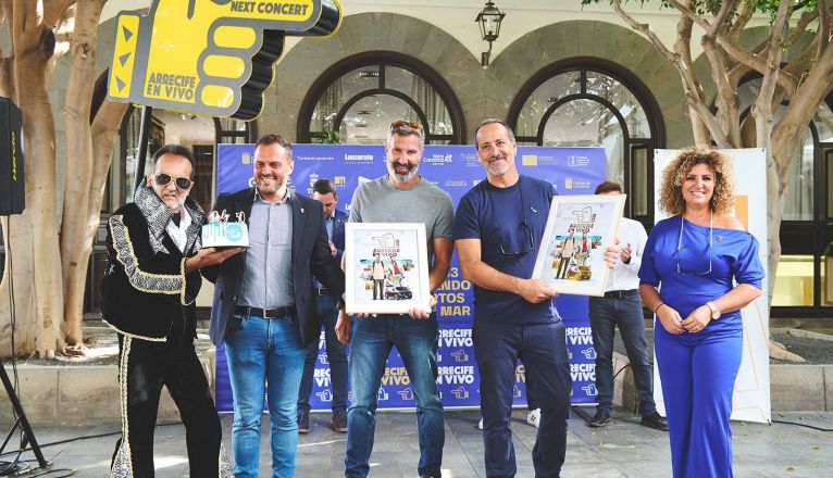 Arrecife en Vivo. El alcalde y la concejal de Turismo reconocen el trabajo de los creadores del festival y el cumpleaños de Buli Panés Arrecife en Vivo. El alcalde y la concejal de Turismo reconocen el trabajo de los creadores del festival y el cumpleaños de Buli Panés