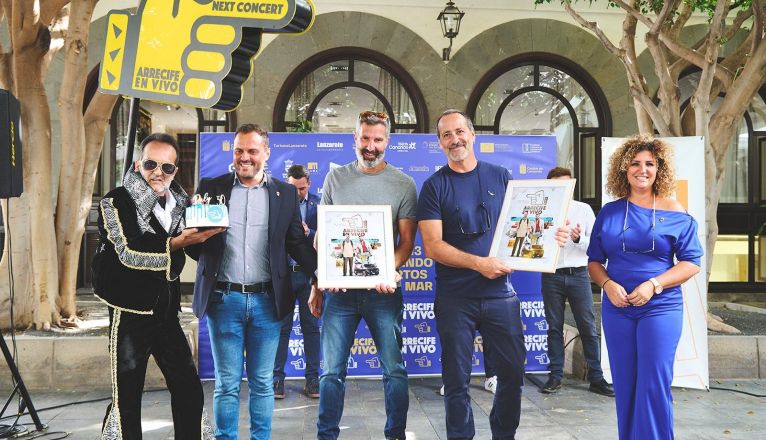 Arrecife en Vivo. El alcalde y la concejal de Turismo reconocen el trabajo de los creadores del festival y el cumpleaños de Buli Panés