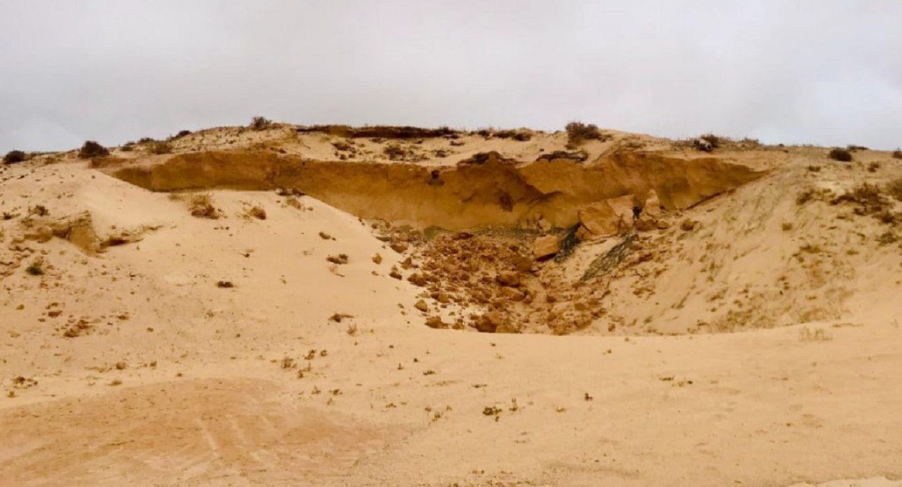 Pequeño derrumbe en el talud que marca el inicio de la futura explotación. Áridos. Imagen incluida en el Estudio de impacto ambiental.