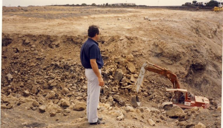 Puerto Calero, en obras, en una imagen de 1987. Foto: Cedida