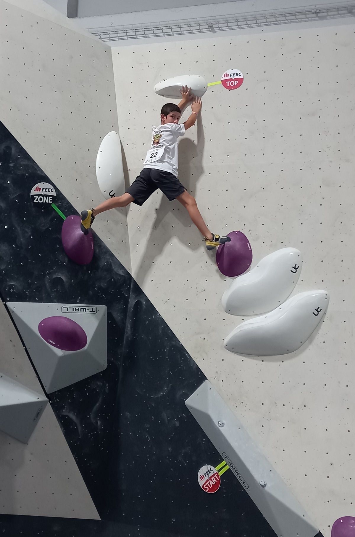 Abian Delgado durante la prueba de escalada en Gerona