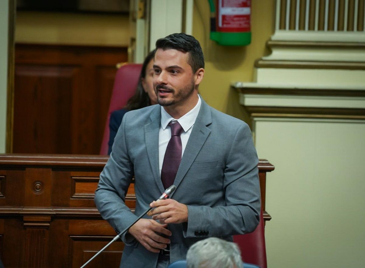 El presidente del Grupo Canario Nacionalista, David Toledo en el Parlamento de Canarias