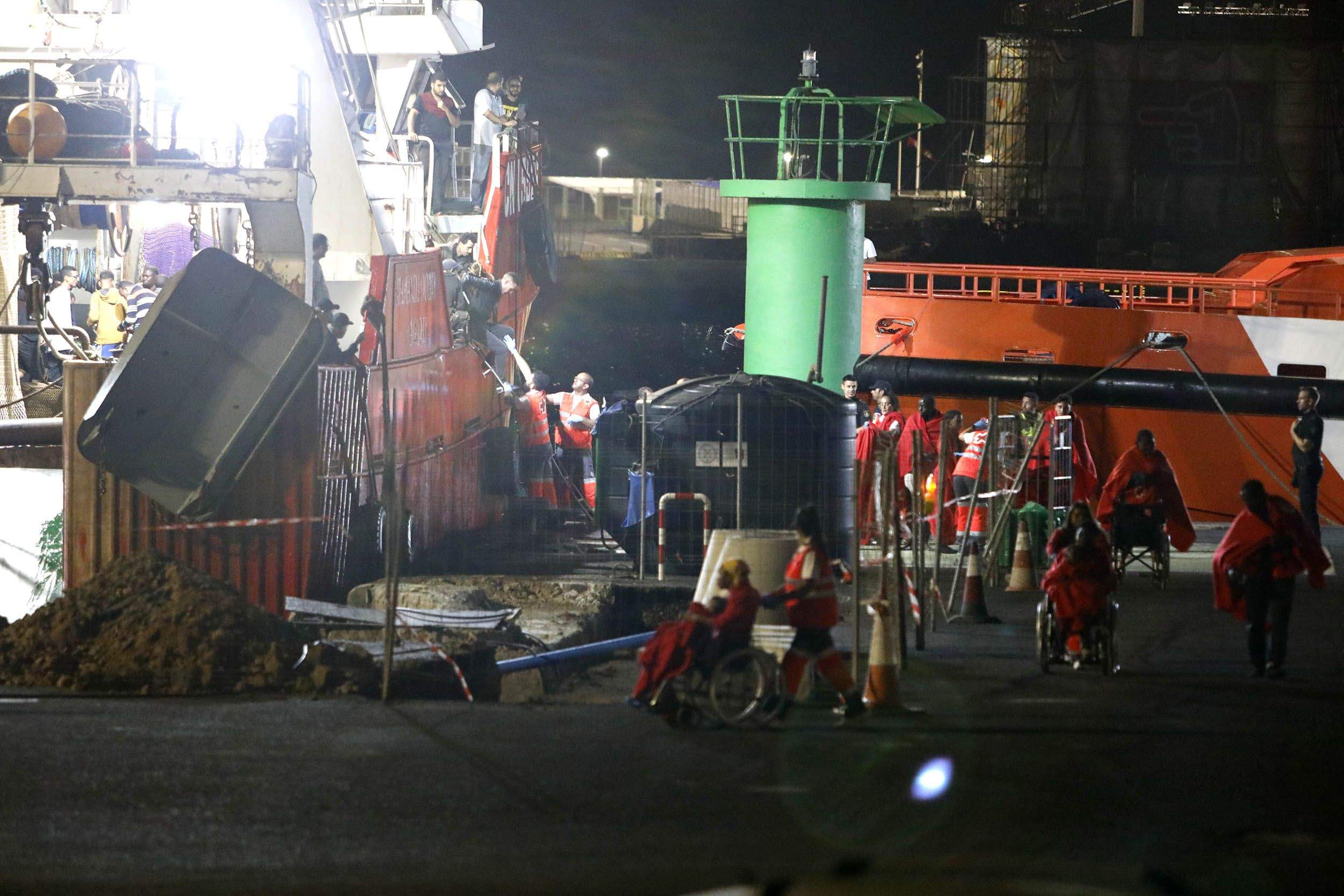 Los inmigrantes en Puerto Naos (Foto: José Luis Carrasco) Los inmigrantes en Puerto Naos (Foto: José Luis Carrasco)