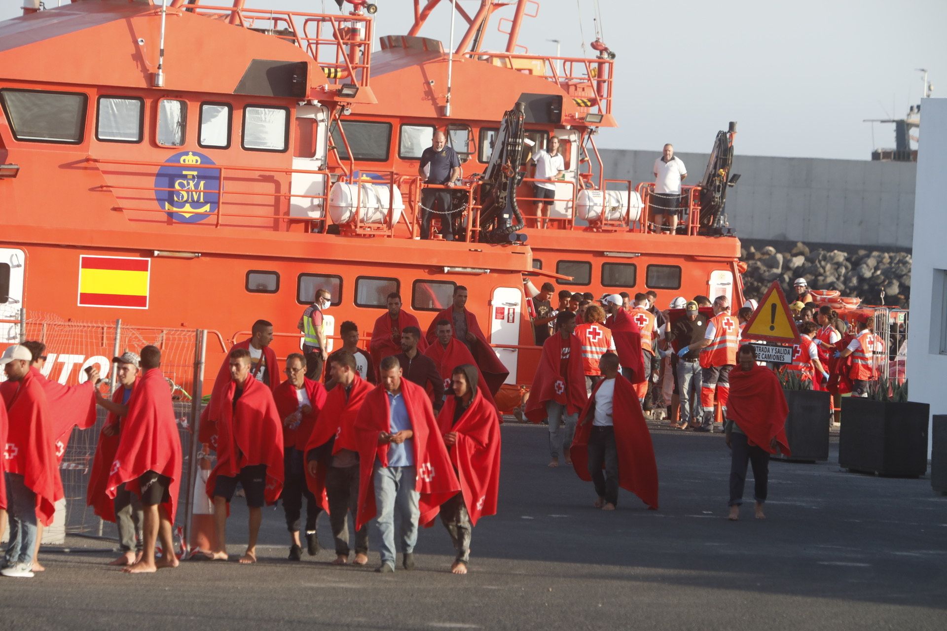 Llegada de migrantes a Puerto Naos (Fotos: José Luis Carrasco)